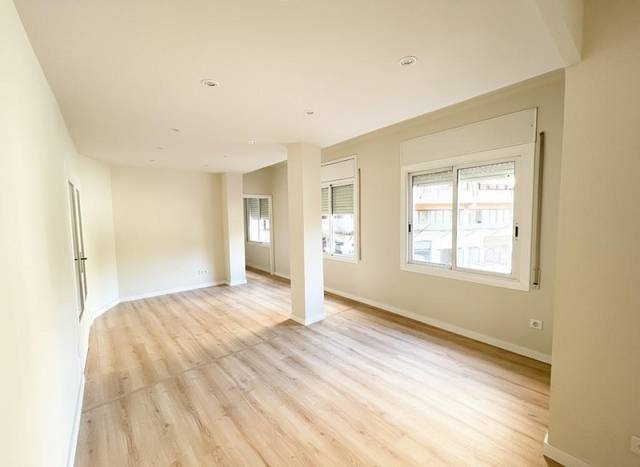 Piso en Alquiler en Avenida de Josep Tarradellas en Barri de les Corts