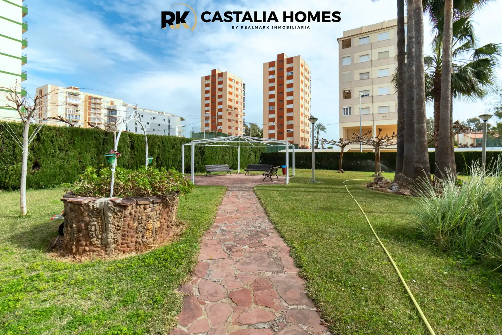 Vista exterior de Apartamento en venta en Benicasim / Benicàssim con Terraza y Piscina comunitaria
