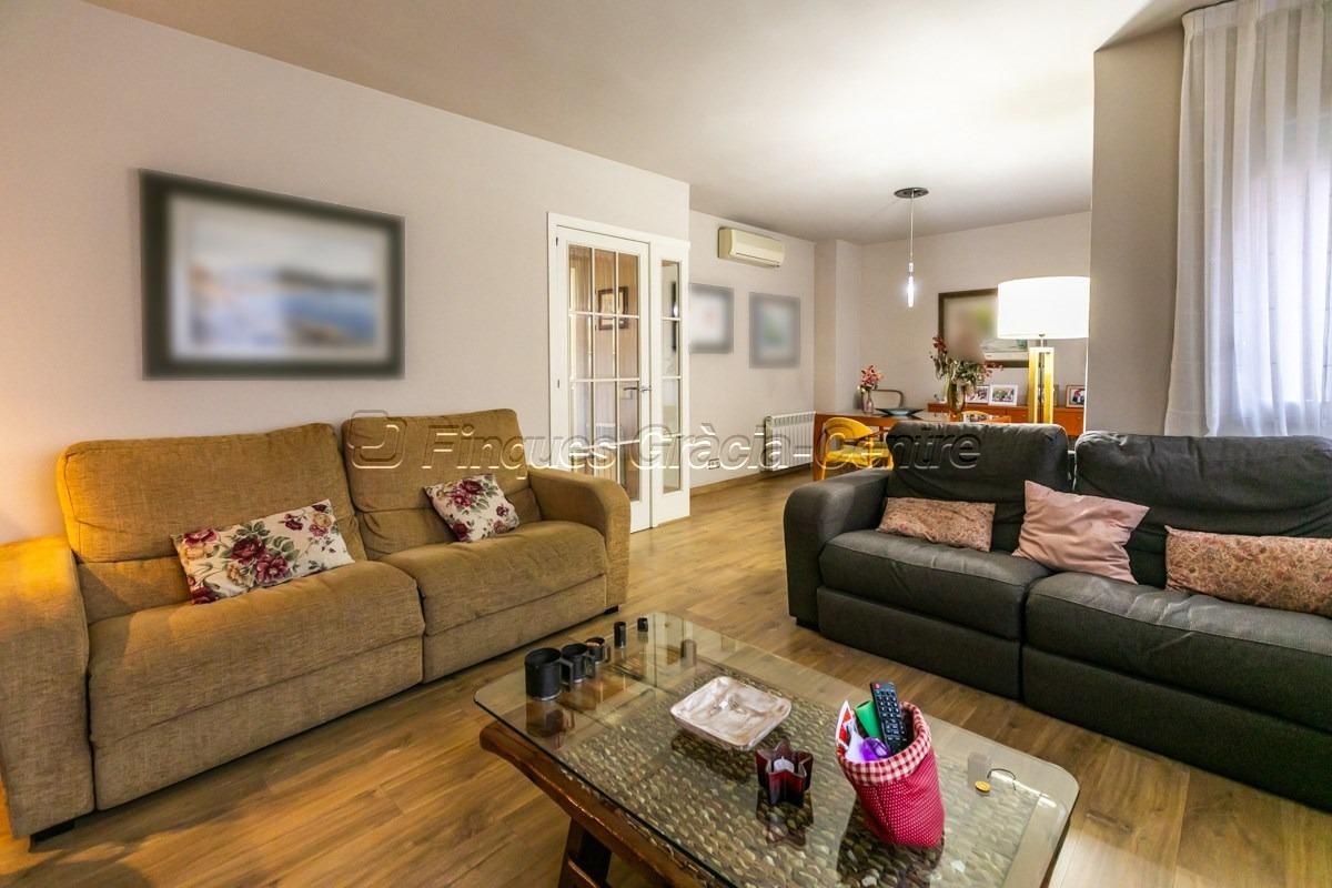 Living room of House or chalet for sale in Sabadell  with Air Conditioner, Heating and Private garden