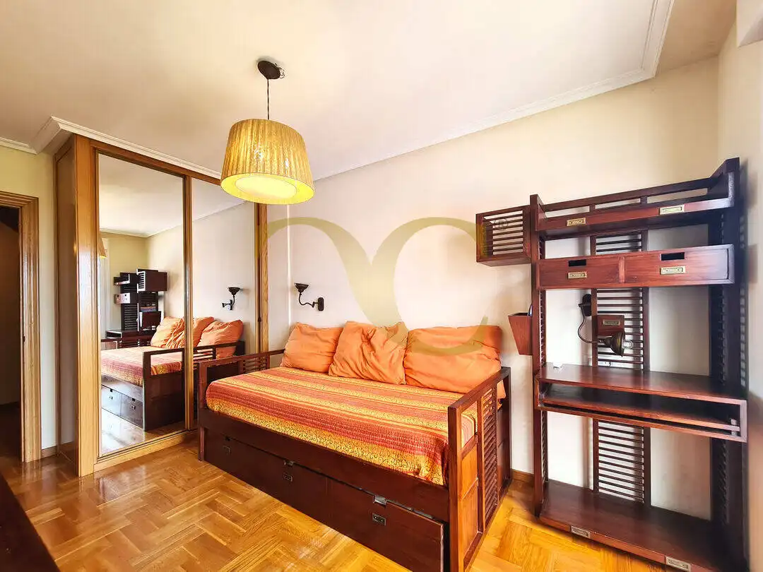 Habitación de Dúplex en venta en Soto del Barco con Calefacción y Amueblado