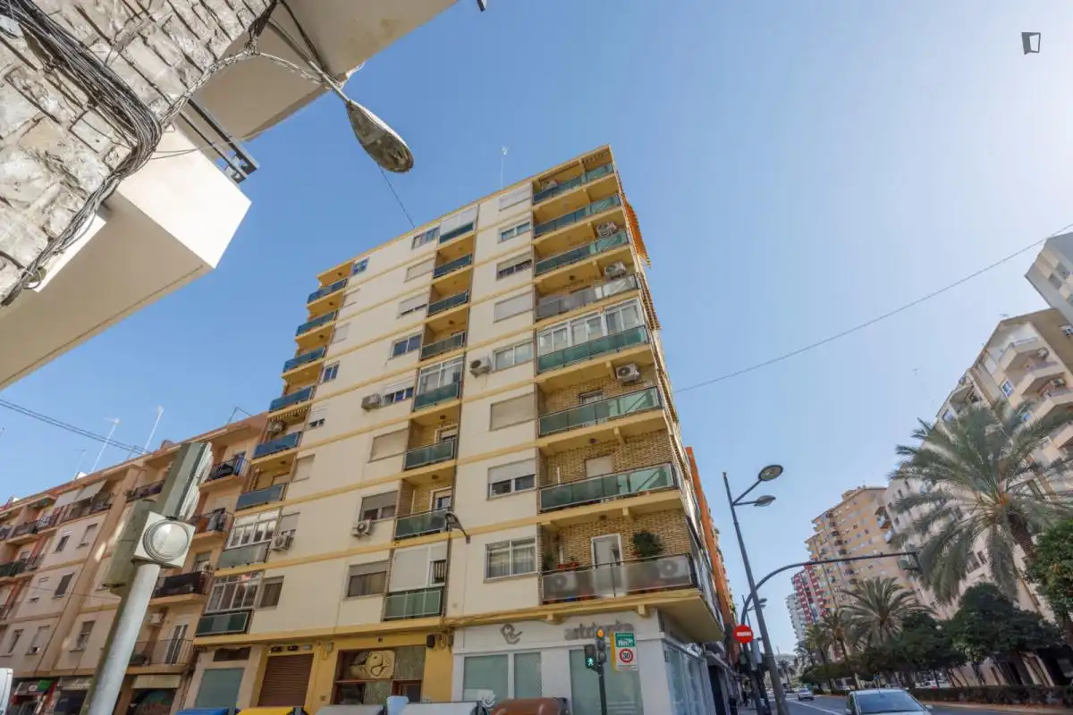 Vista exterior de Apartament per a compartir en Valencia amb Moblat, Forn i Rentadora