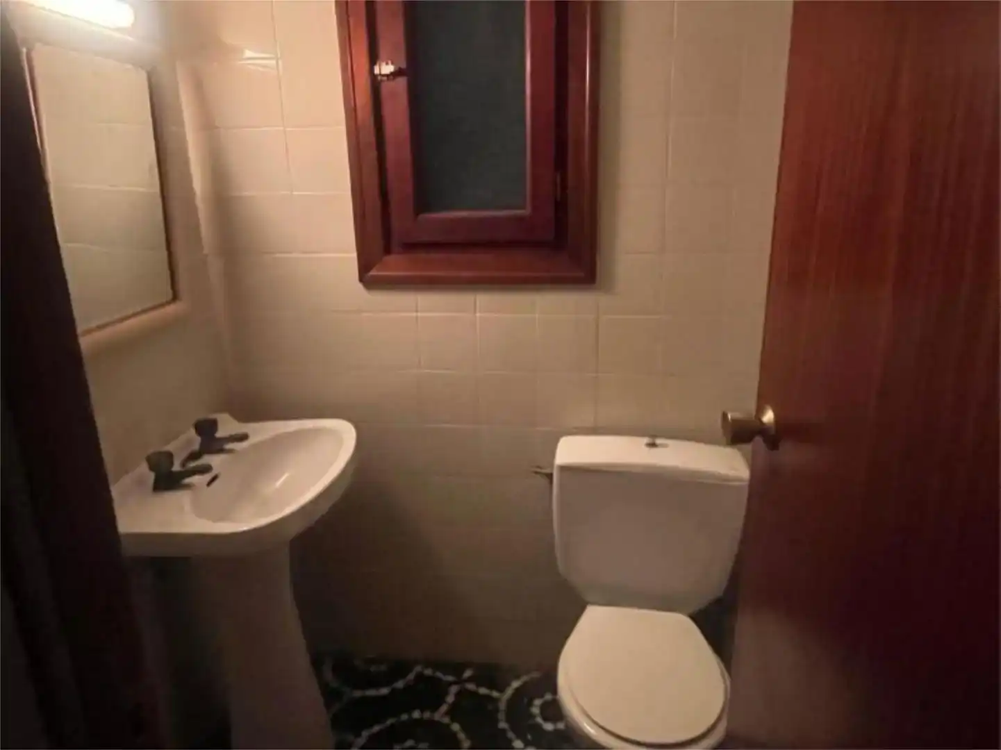 Baño de Piso en venta en Sax con Balcón