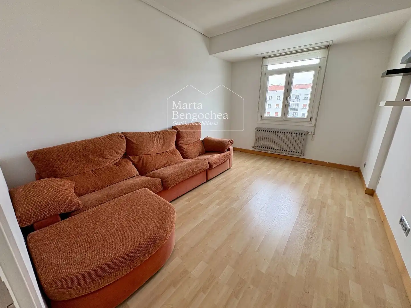 Sala d'estar de Pis en venda en Vitoria - Gasteiz amb Calefacció, Terrassa i Traster