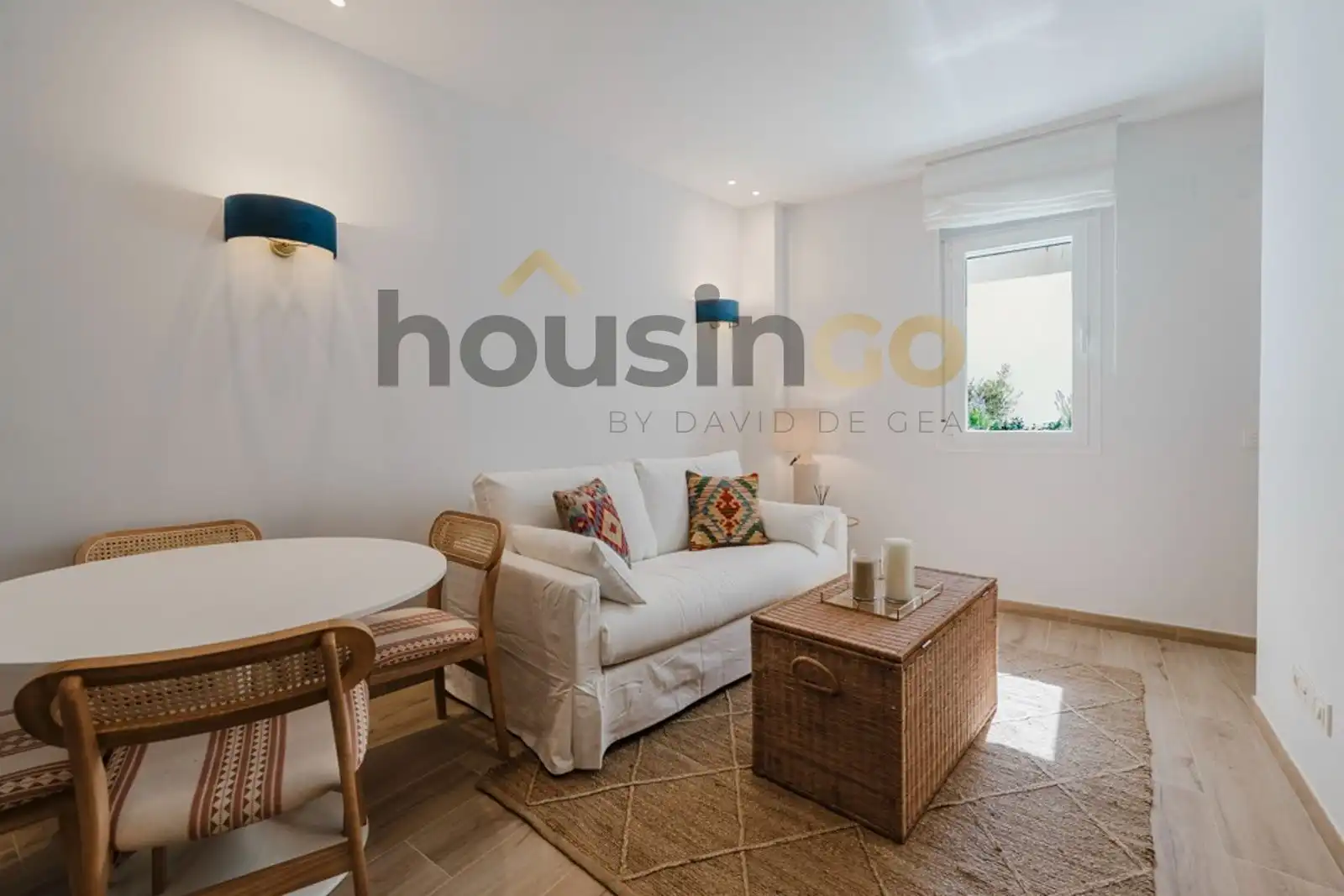 Living room of Flat for sale in Madrid  with Air Conditioner, Heating and Parquet flooring
