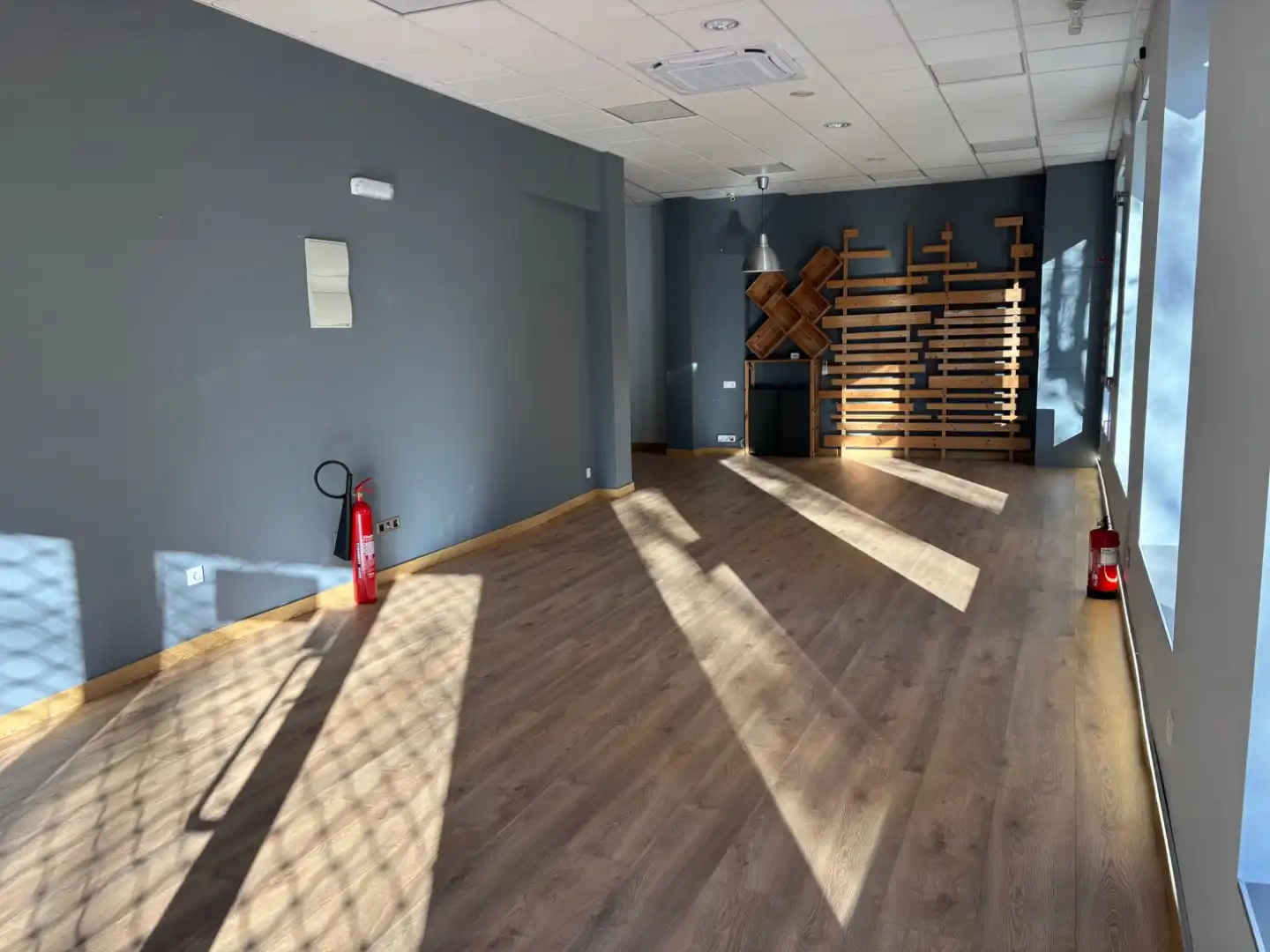Commercial properties for rent in Zaragoza  with Air Conditioner, Heating and Parquet flooring
