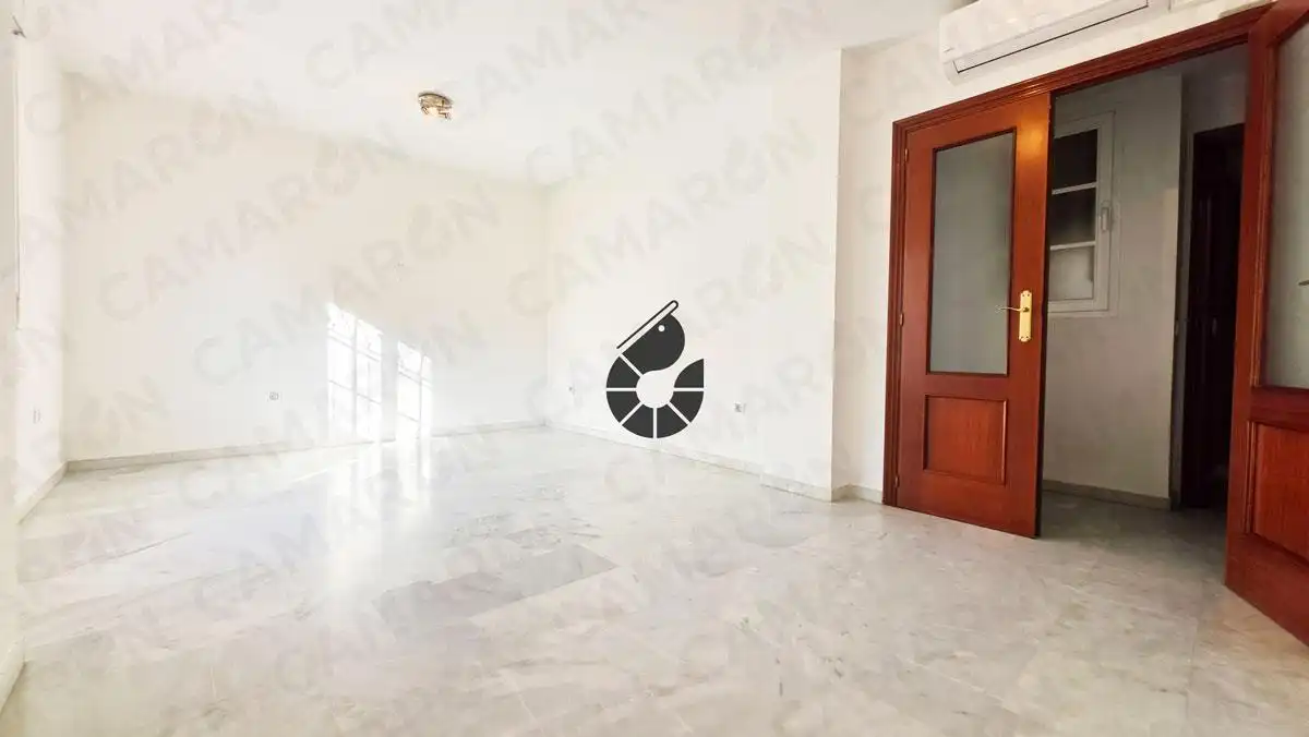 Sala d'estar de Planta baixa en venda en Coria del Río amb Aire condicionat i Piscina comunitària