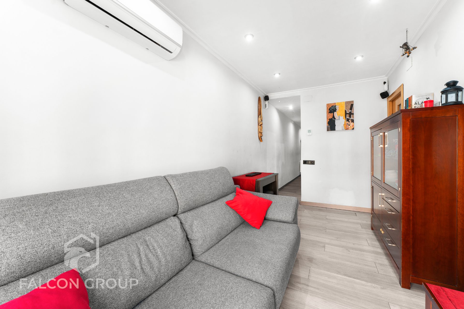 Sala d'estar de Pis en venda en  Barcelona Capital amb Moblat i Balcó