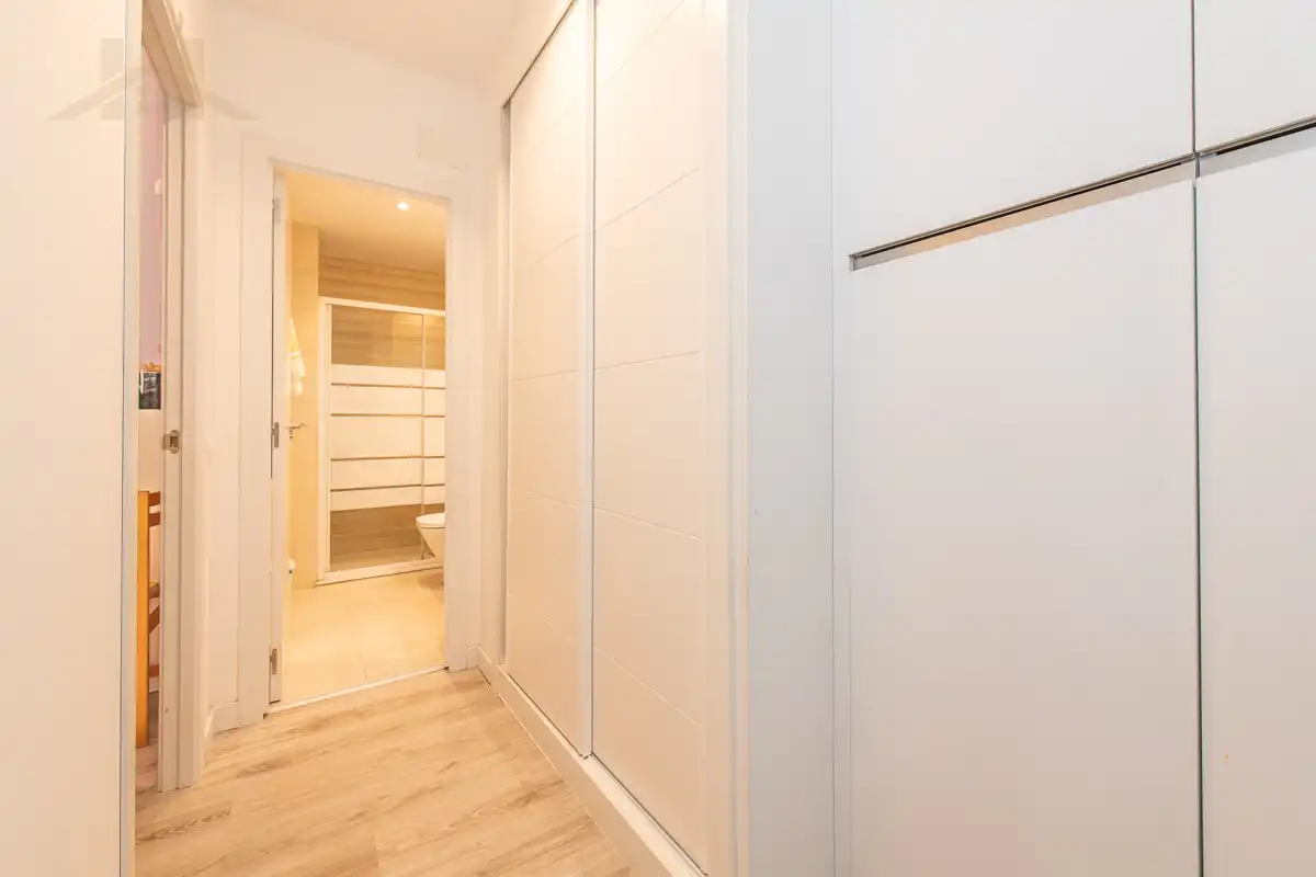 Flat for sale in Pinto  with Air Conditioner and Heating