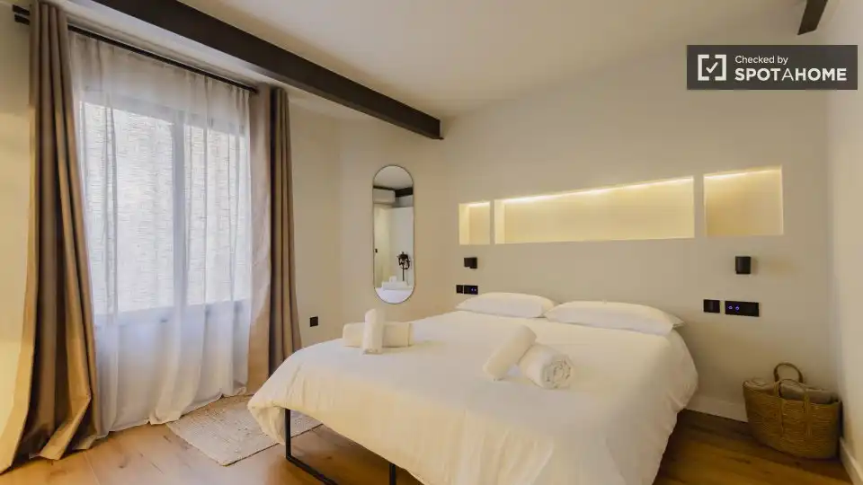 Appartamento con terrazza in affitto a Ciutat Vella, imagen 12