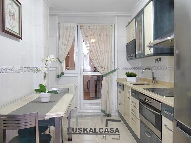 Kitchen of Flat for sale in Bilbao   with Heating and Storage room