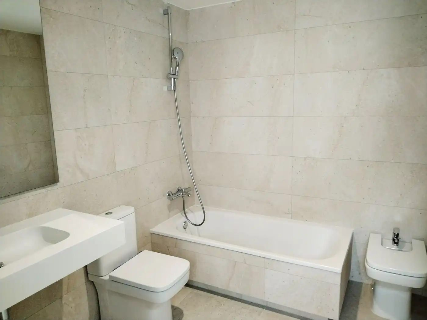 Badezimmer von Wohnung zur Miete in Riazor - Visma