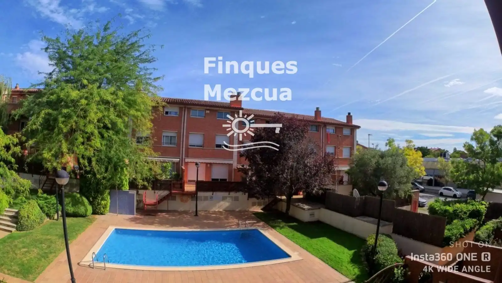 Piscina de Casa adosada en venda en Sant Cugat del Vallès amb Calefacció, Jardí privat i Piscina