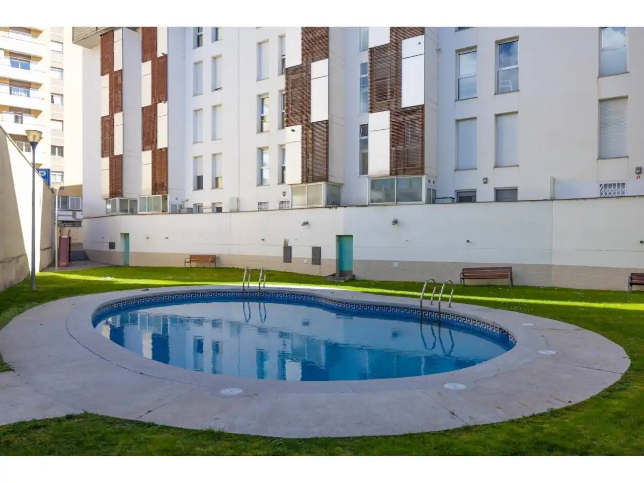 Swimming pool of Flat for sale in Girona  with Air Conditioner, Heating and Parquet flooring