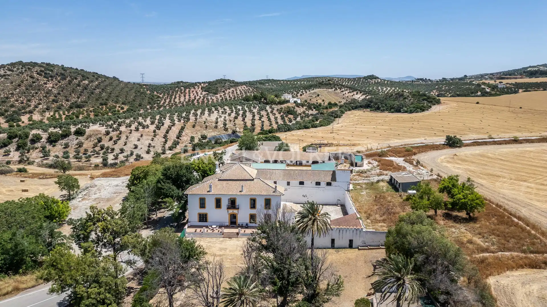 Vista exterior de Casa o xalet en venda en Osuna amb Calefacció, Jardí privat i Terrassa