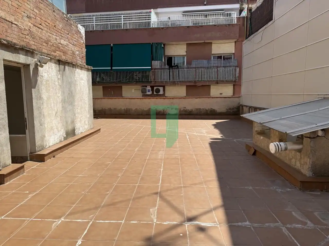 Terrasse von Wohnung zum Verkauf in Badalona mit Klimaanlage und Terrasse