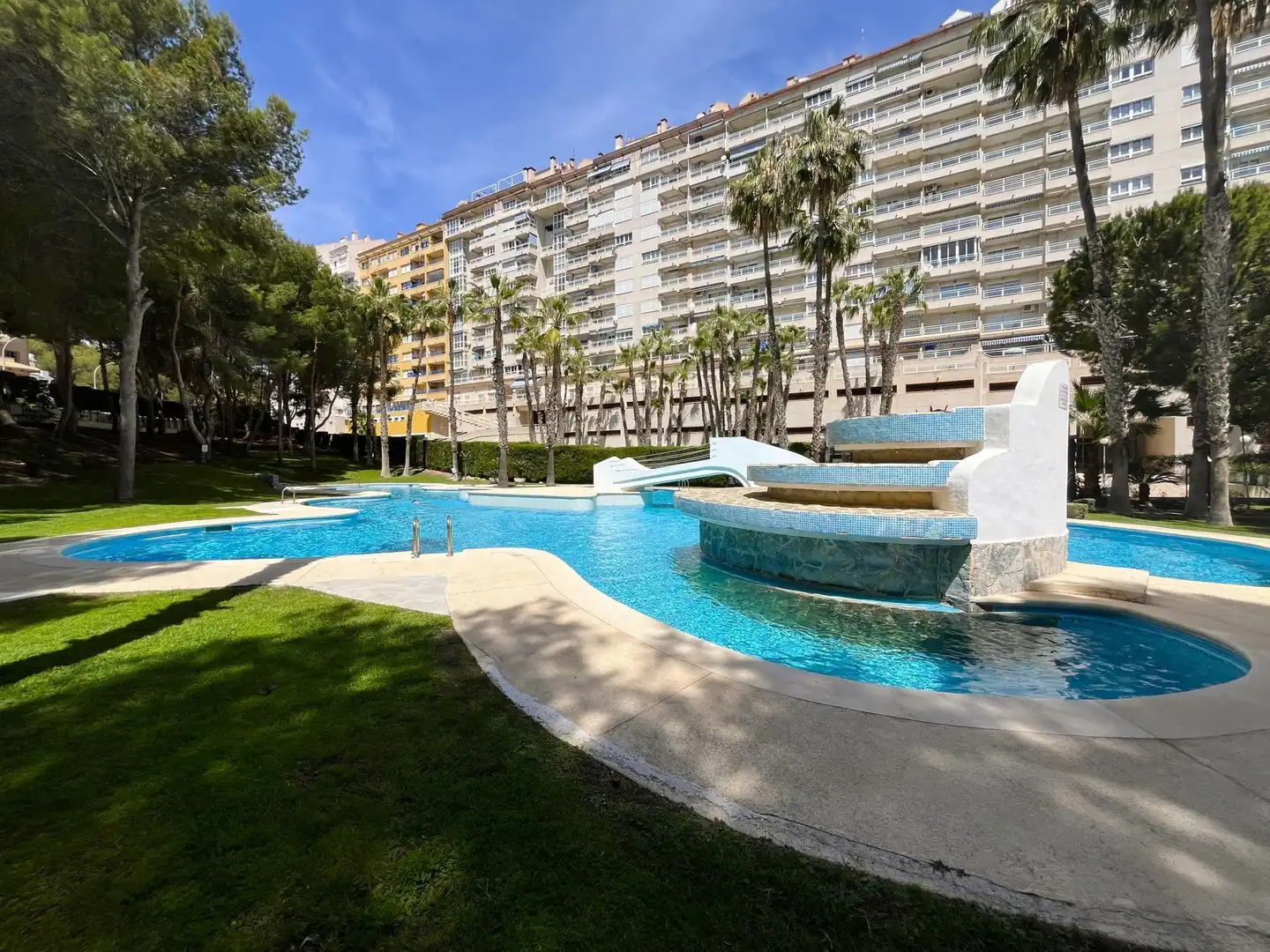 Piscina de Pis en venda en Orihuela amb Aire condicionat, Moblat i Rentadora
