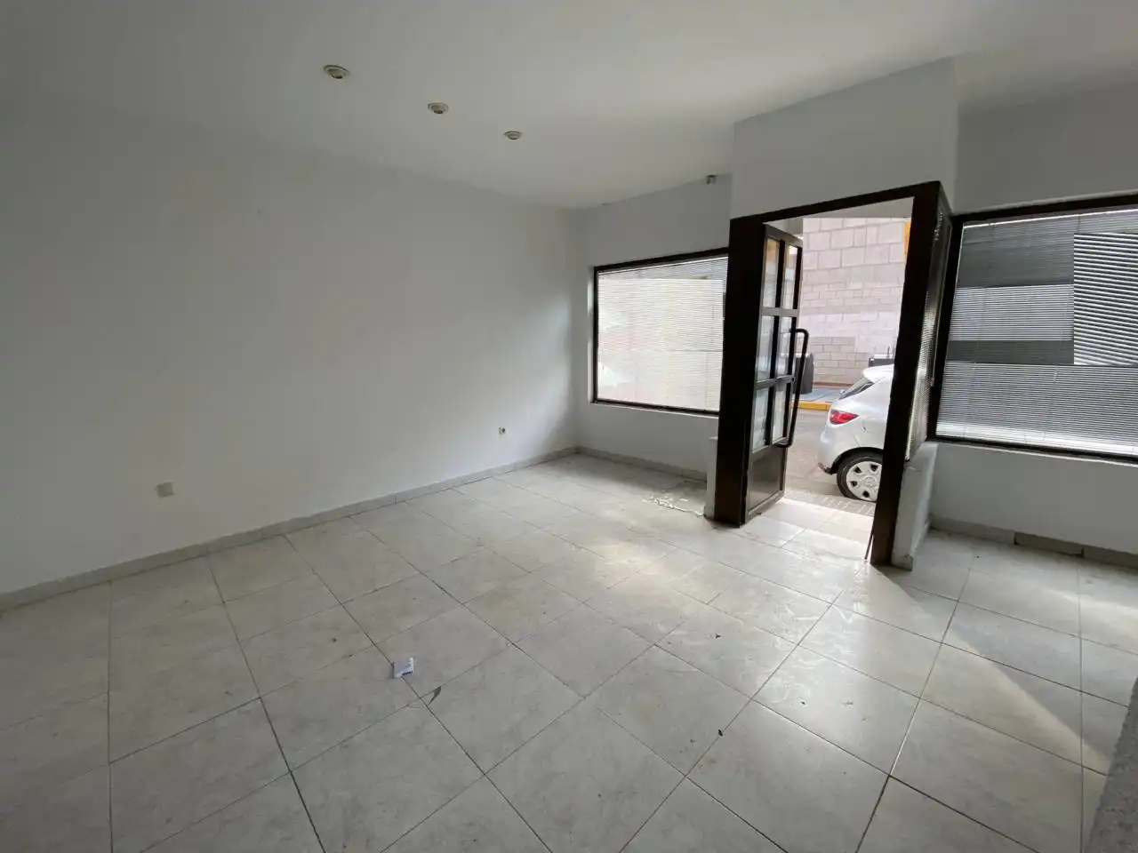 Local comercial en venda a Villanueva de la Serena, imagen 2
