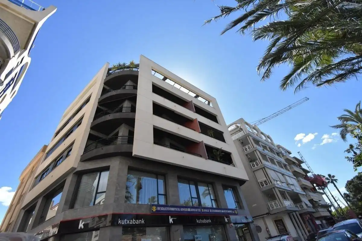 Apartment with garden for sale in Centro