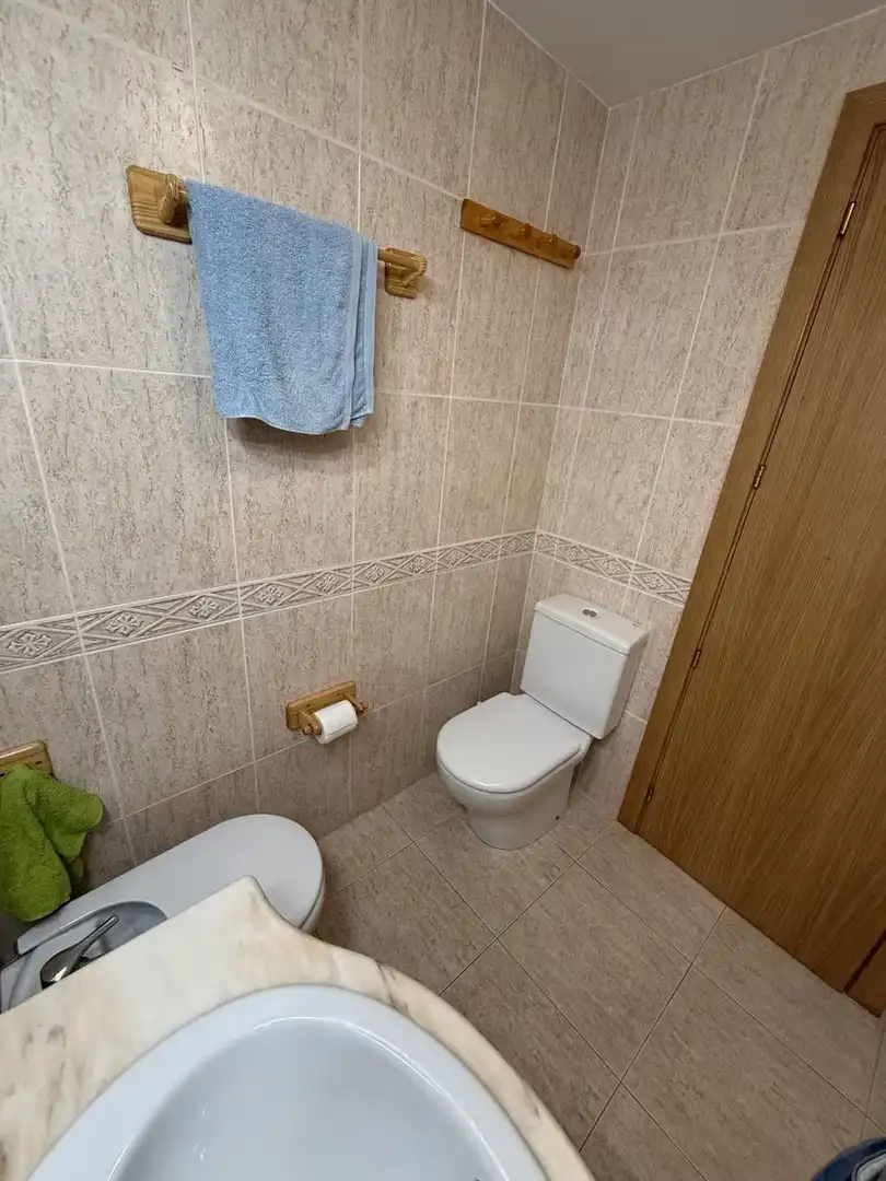 Badezimmer von Wohnung zum Verkauf in Calafell mit Klimaanlage, Heizung und Terrasse