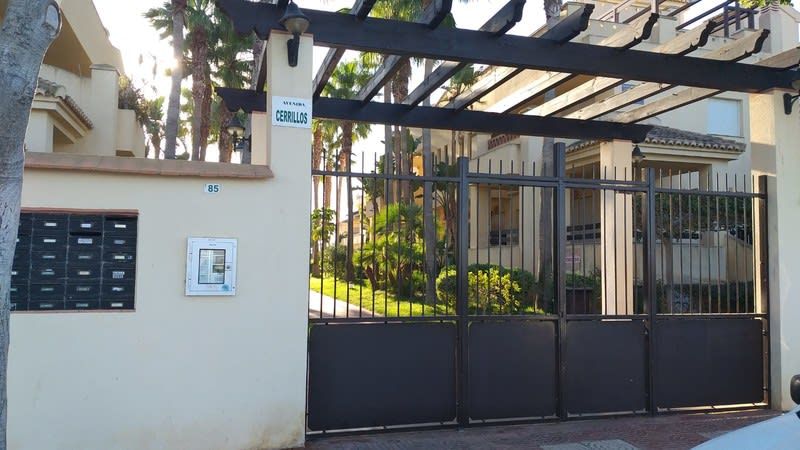 Exterior view of Flat for sale in Roquetas de Mar  with Swimming Pool