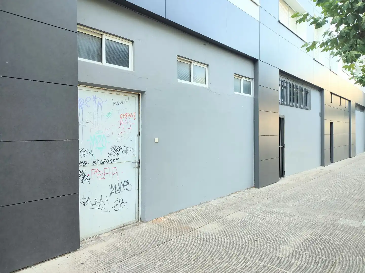 Vista exterior de Local en venta en Berriozar