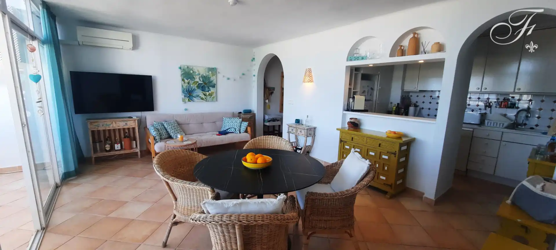 Sala de estar de Piso en venta en Santa Eulària des Riu con Aire acondicionado y Piscina comunitaria