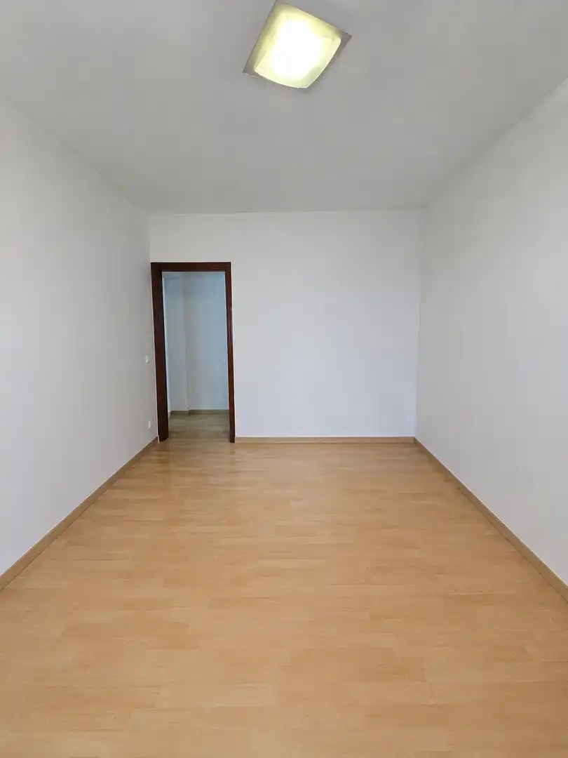 Habitación de Ático en venta en Santa Coloma de Gramenet con Balcón