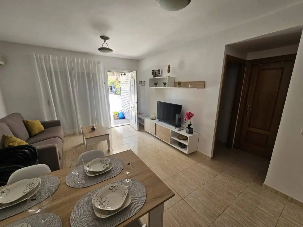 Piso con piscina en venta en Avenida Jardín, imagen 3