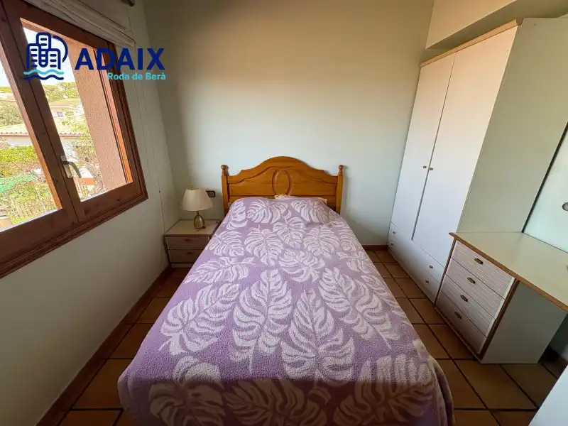 Habitación de Casa o chalet en venta en Roda de Berà con Terraza, Trastero y Horno