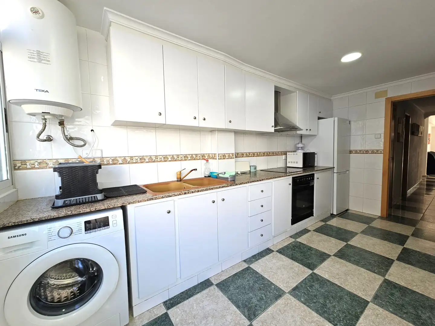 Apartamento de alquiler en Carrer de l'Illa de Xipre, 11, Oliva Playa
