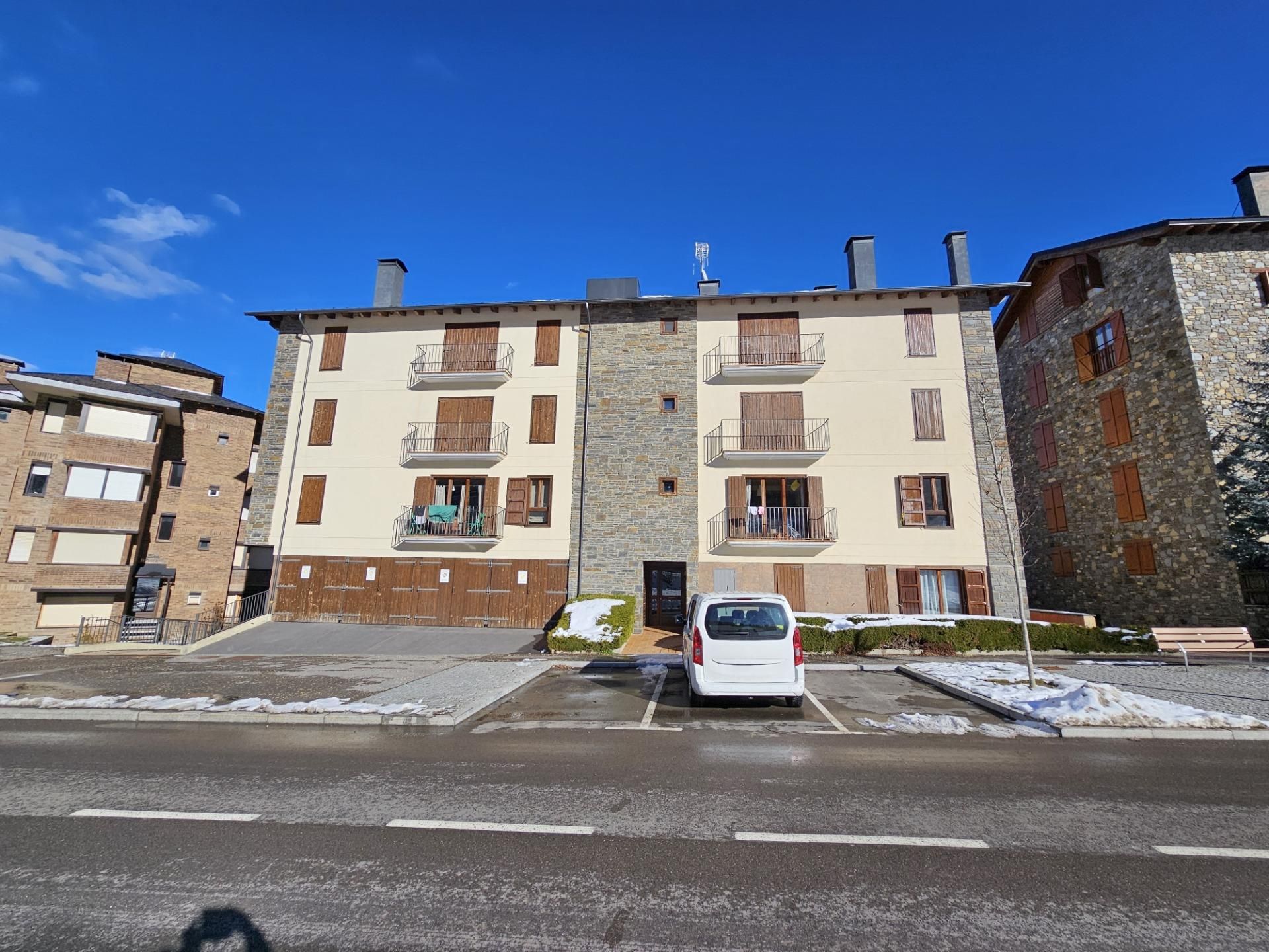 Exterior view of Flat for sale in Alp  with Parquet flooring