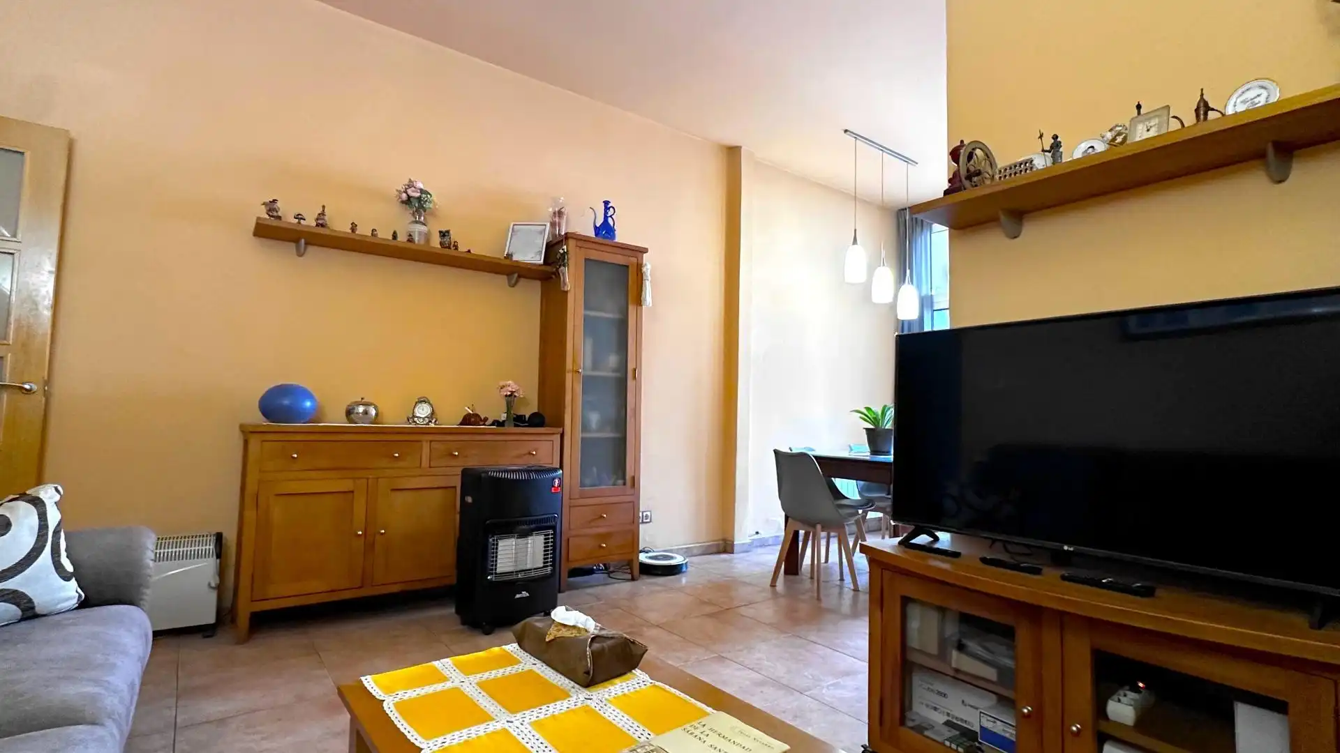 Sala de estar de Casa o chalet en venta en Terrassa con Aire acondicionado, Calefacción y Terraza