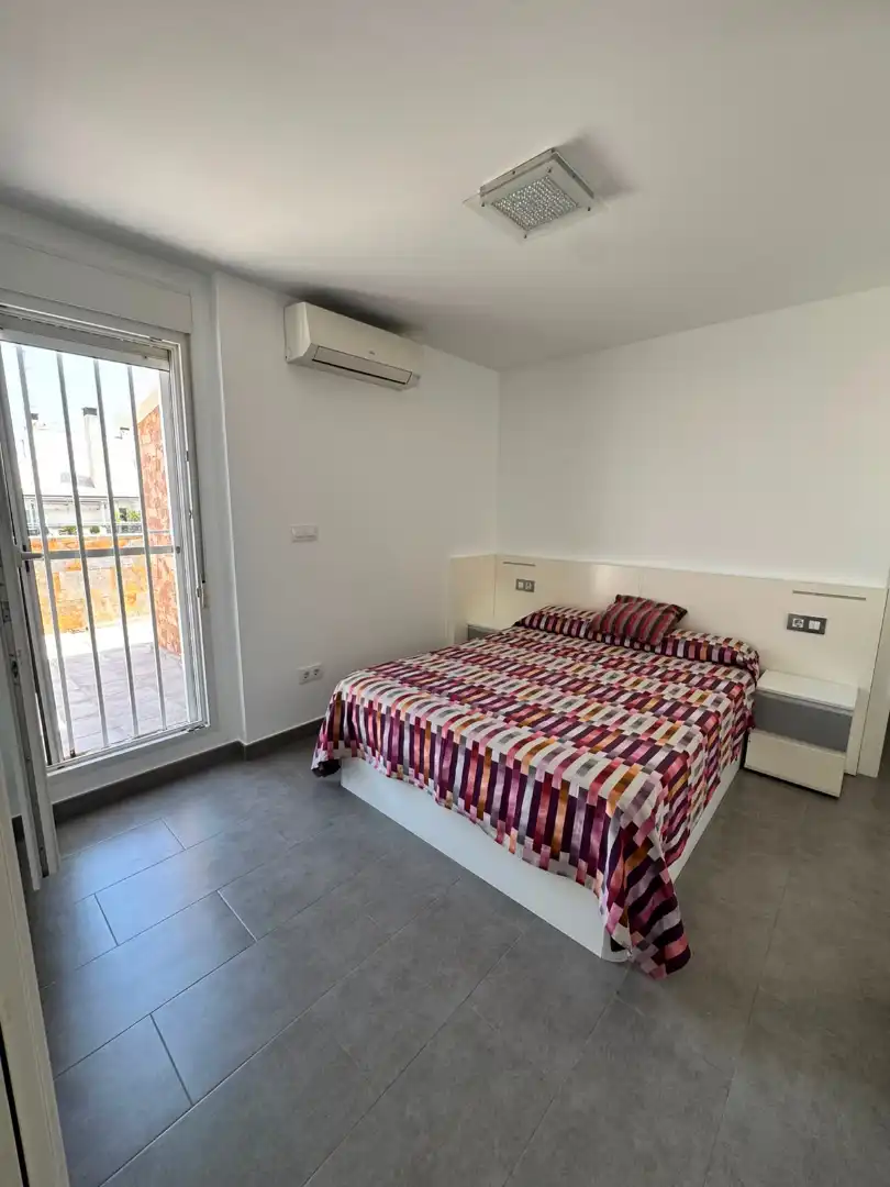Habitación de Ático de alquiler en Valencia con Aire acondicionado, Terraza y Amueblado