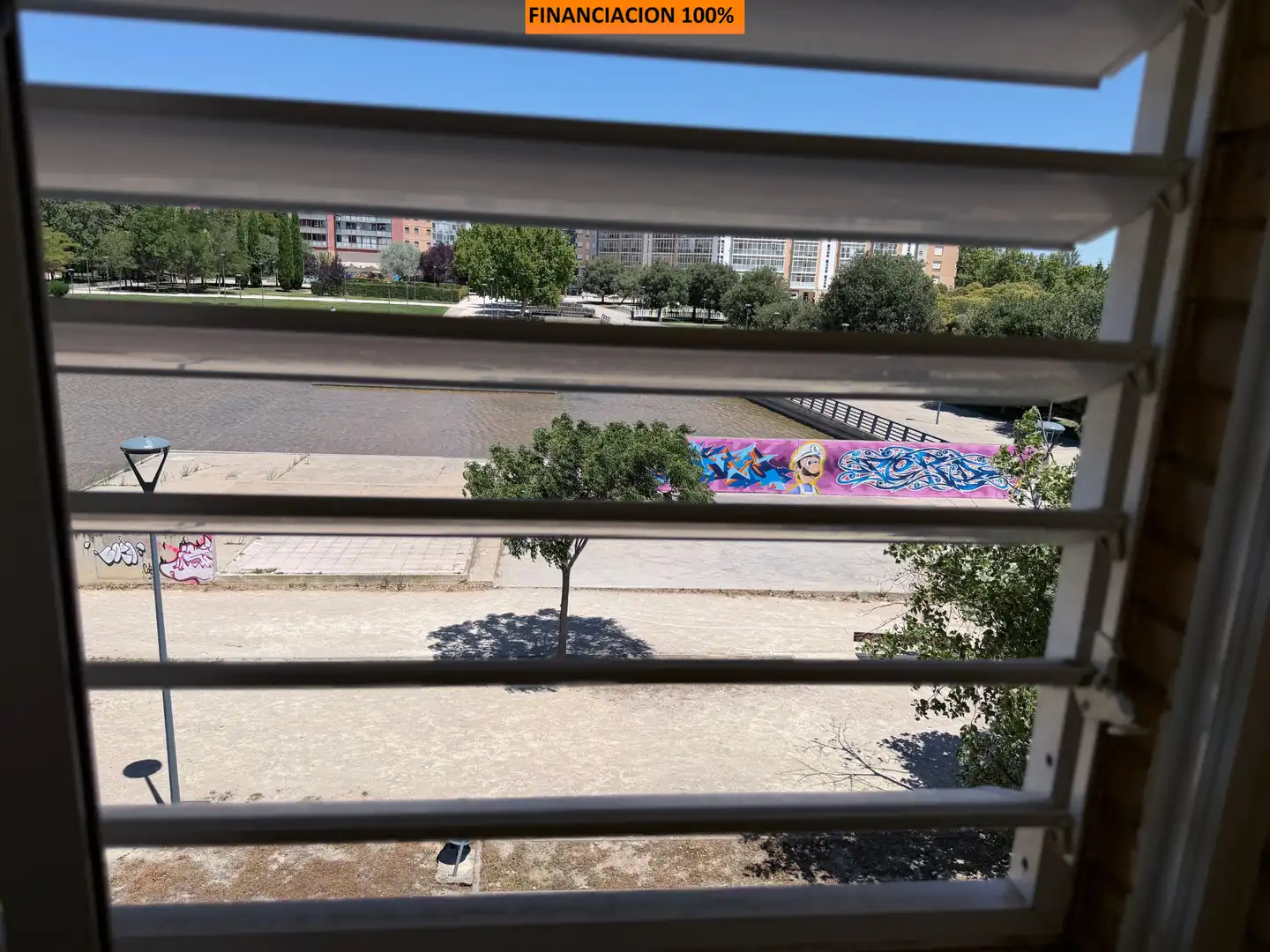 Außenansicht von Wohnung zum Verkauf in Zaragoza mit Klimaanlage, Heizung und Terrasse