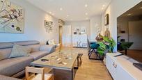 Living room of Flat for sale in Aranjuez  with Air Conditioner, Heating and Parquet flooring