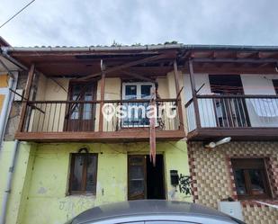 Vista exterior de Casa adosada en venda en Medio Cudeyo amb Terrassa