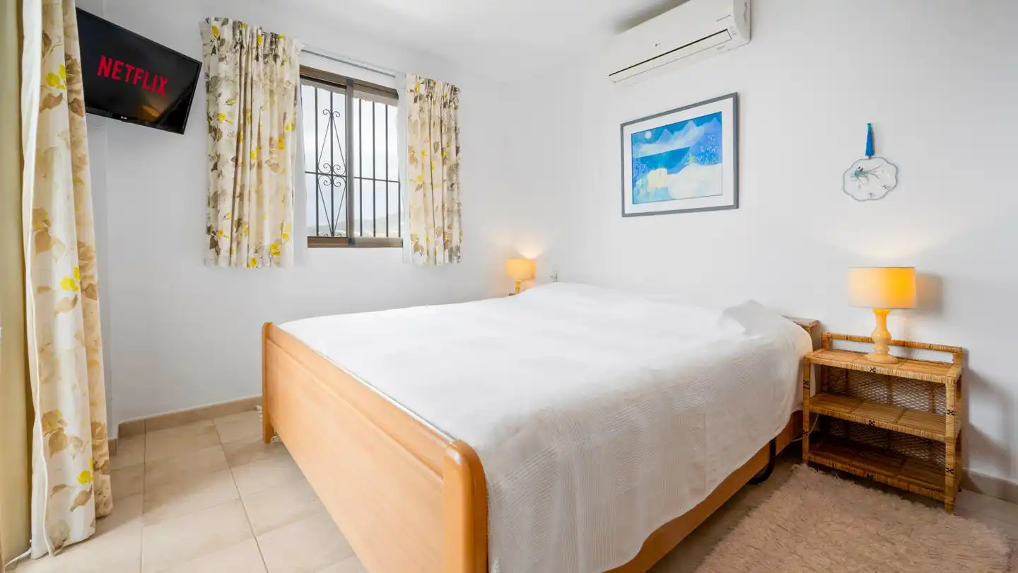 Bedroom of Houses for sale in Almuñécar  with Air Conditioner, Private garden and Terrace