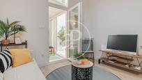 Living room of Flat for sale in  Madrid Capital  with Air Conditioner, Heating and Furnished