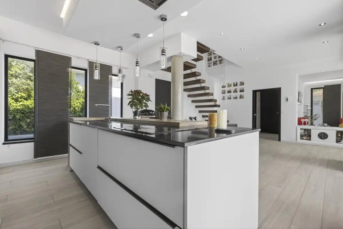 Cocina de Casa o chalet en venta en Bormujos con Aire acondicionado, Calefacción y Jardín privado