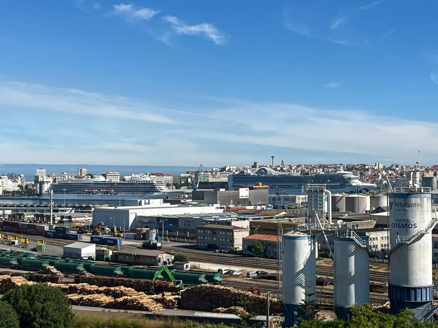 Vista exterior de Ático en venta en A Coruña Capital  con Calefacción y Terraza