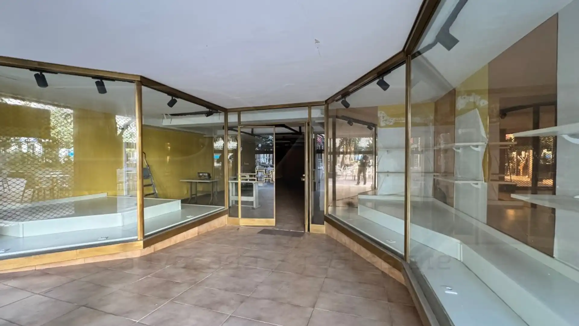 Local en venta en Plaza Verdaguer, Eixample