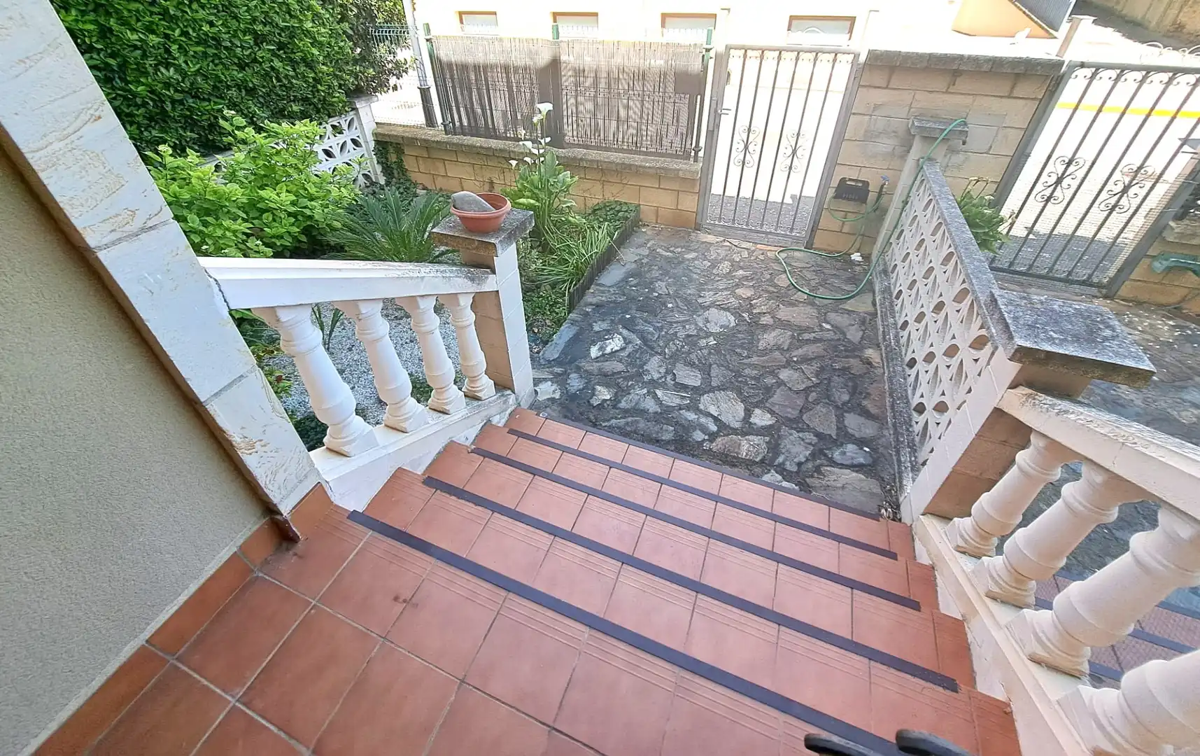 Garten von Einfamilien-Reihenhaus zum Verkauf in Zarratón mit Heizung, Terrasse und Möbliert