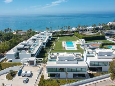 Casa con piscina en venta en Milla de Oro