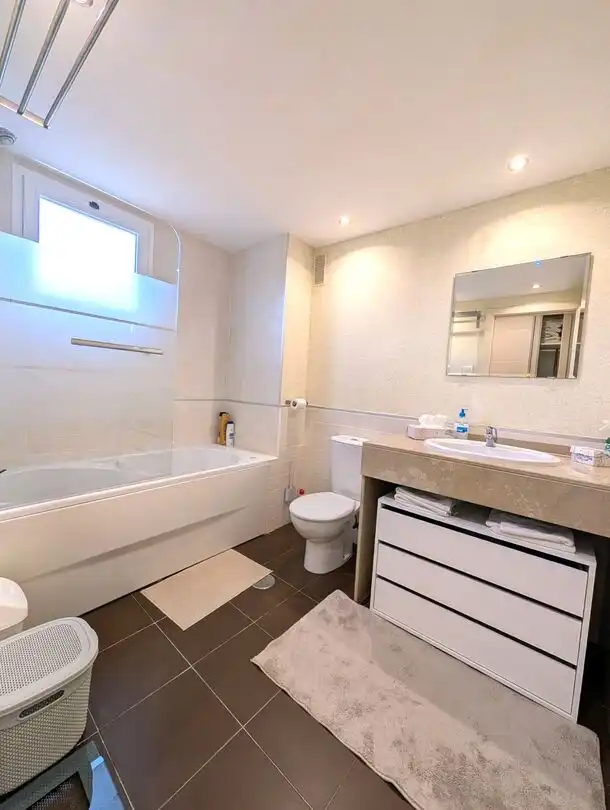 Bathroom of Apartments for sale in La Alcaidesa  with Air Conditioner, Heating and Terrace