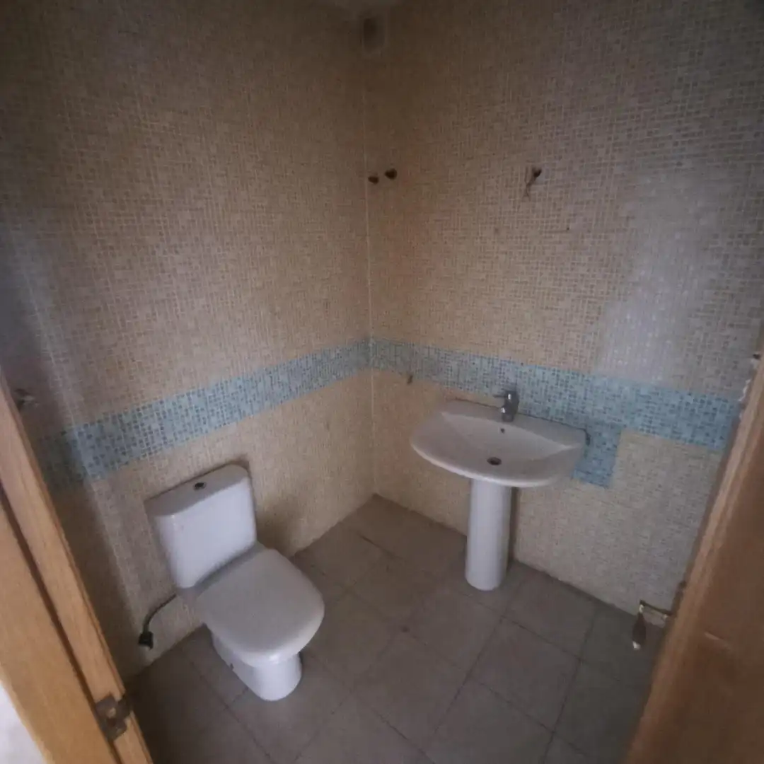 Bany de Casa o xalet en venda en La Granada