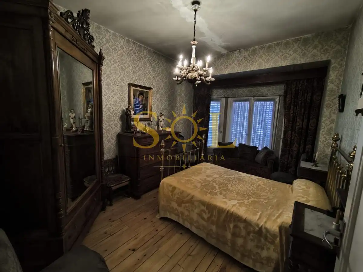 Habitación de Casa o chalet en venta en La Bañeza  con Calefacción, Parquet y Trastero