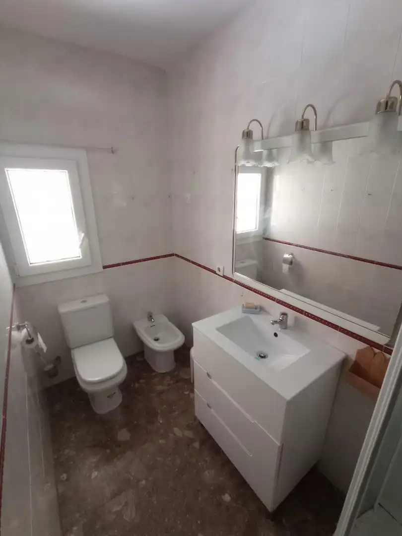 Bany de Casa o xalet en venda en Cáceres amb Aire condicionat, Calefacció i Jardí privat