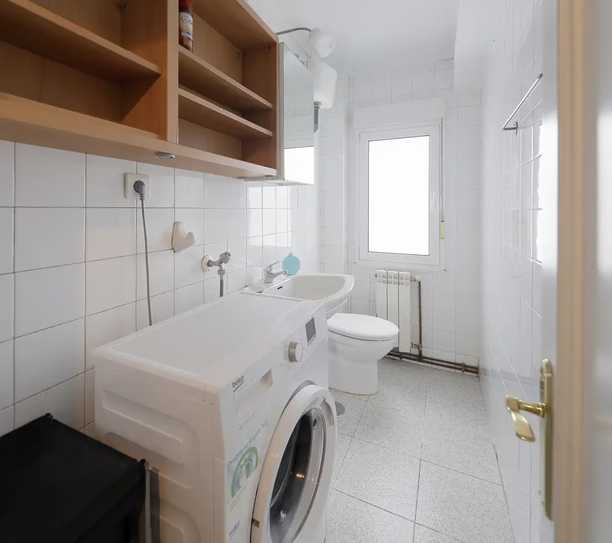 Baño de Piso en venta en Gijón  con Calefacción, Terraza y Amueblado