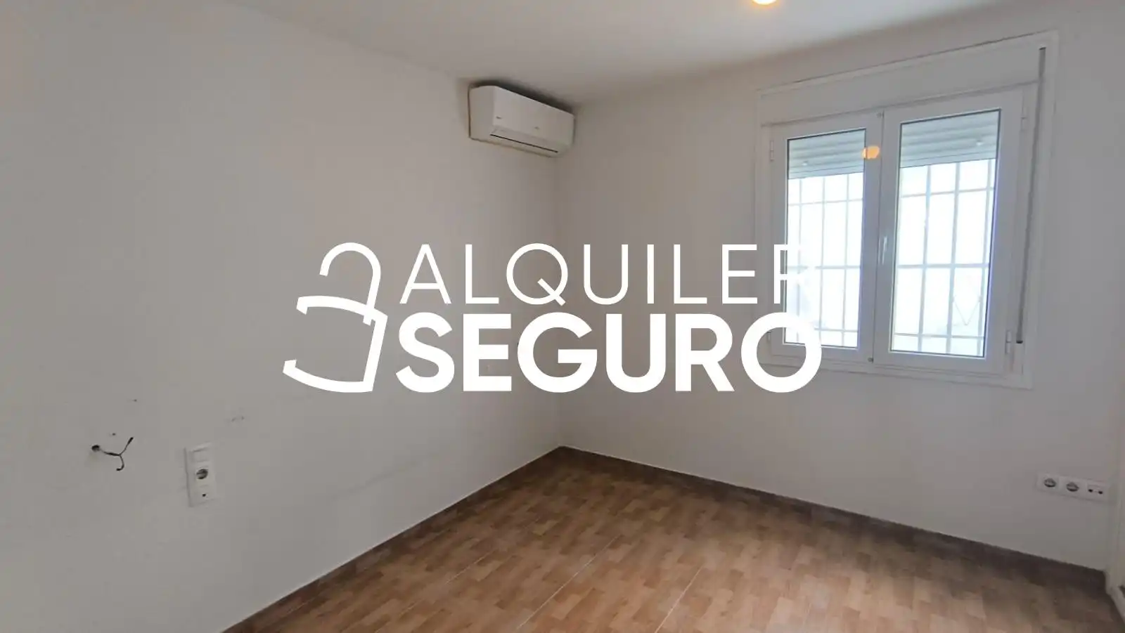 Bedroom of Flat for rent in Sevilla  with Air Conditioner