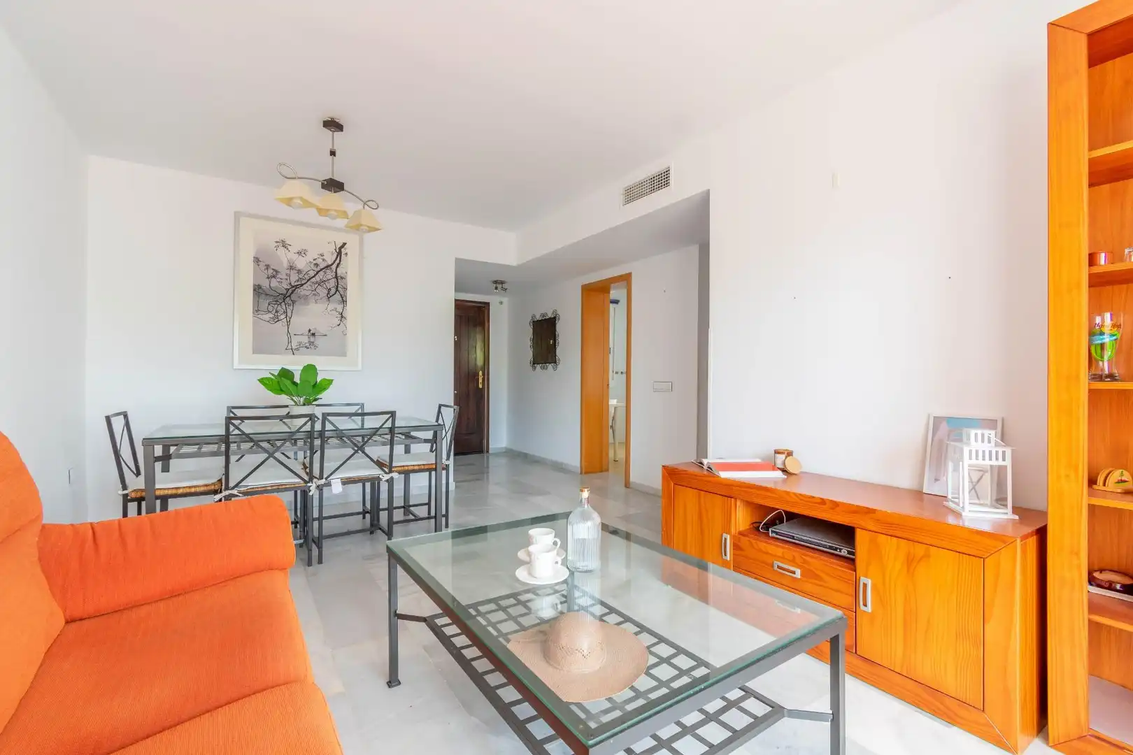 Sala de estar de Piso en venta en Almería con Aire acondicionado, Terraza y Balcón